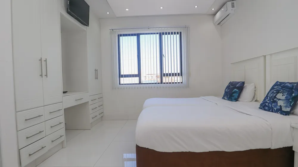 South Africa, KwaZulu Natal, Ballito Central, Compensation Road South, 3B