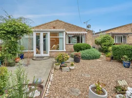 Elder Way, Rainham thumb 3