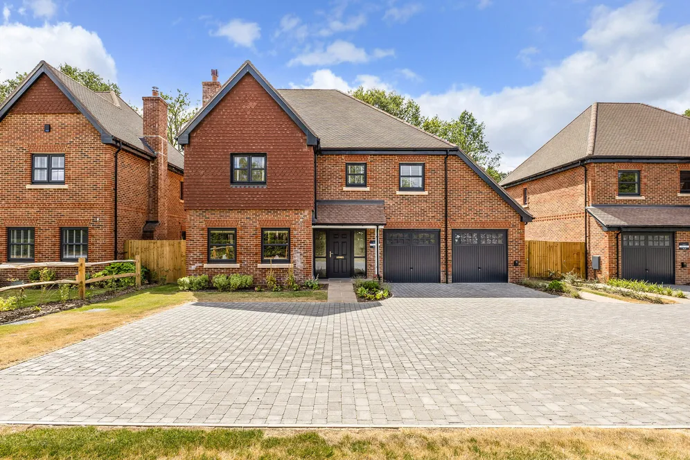 Oakland Grove, Ridgley Road, Godalming, GU8 photo 26