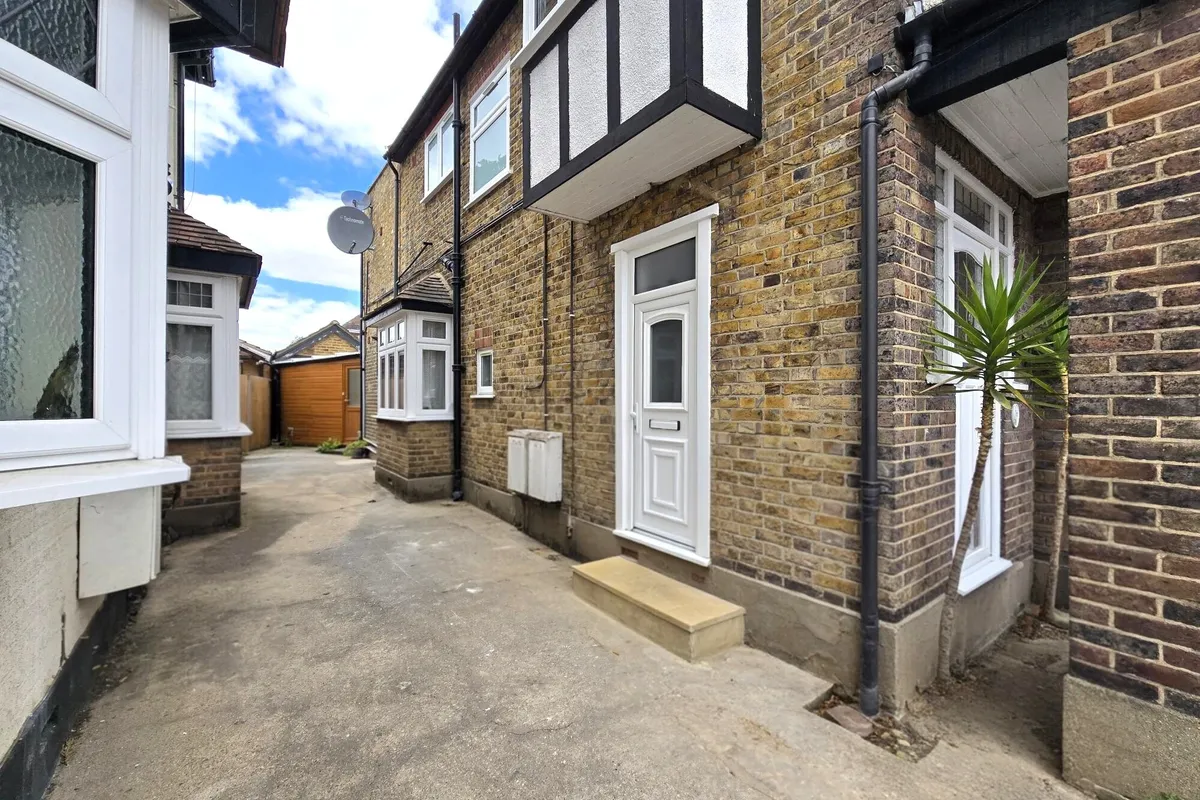 Chase Way, LONDON