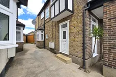 Chase Way, LONDON