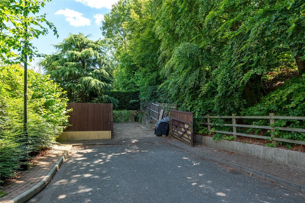 Milnthorpe Lane, Bramham, LS23