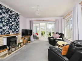 Paddock Gardens, Polegate thumb 3