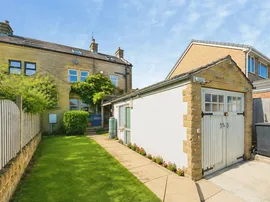 Leslie Avenue, Yeadon, Leeds photo