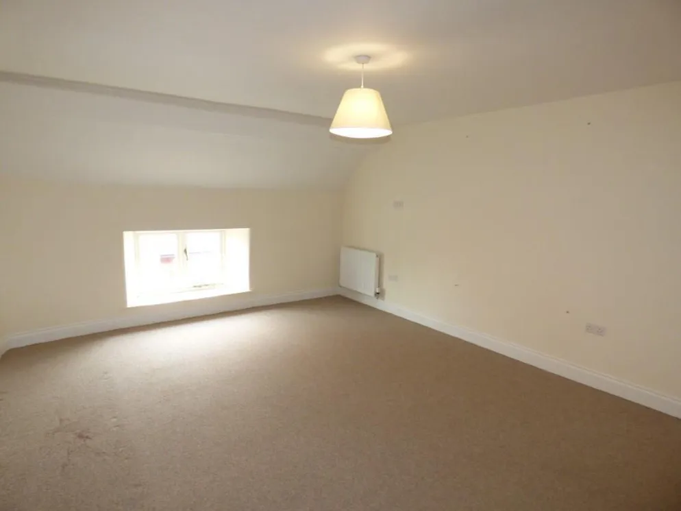 Property carousel item 9