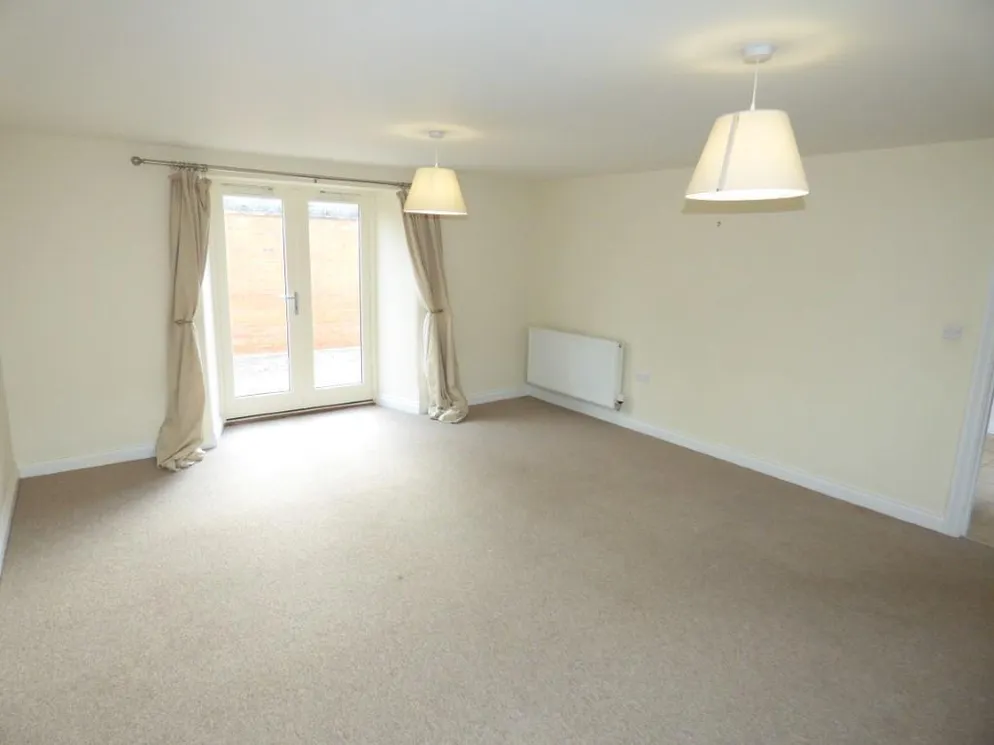 Property carousel item 11