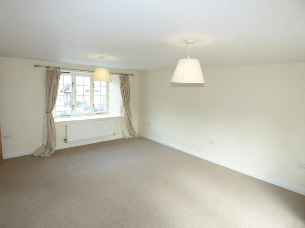 Property carousel item 12