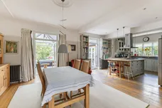 Wellesley Crescent, Twickenham, TW2 photo 3