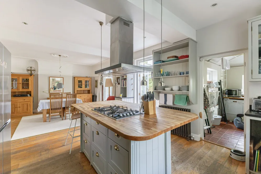 Wellesley Crescent, Twickenham, TW2 photo 6