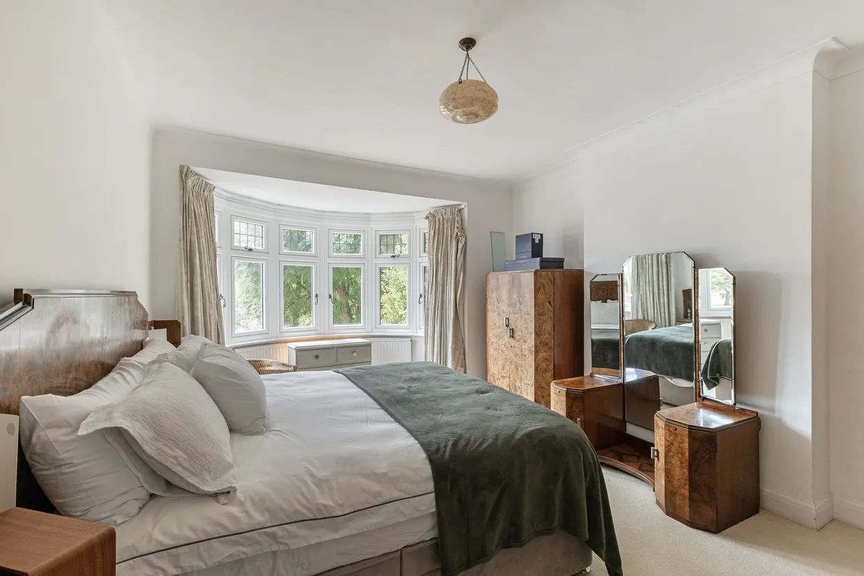 Wellesley Crescent, Twickenham, TW2 photo 7