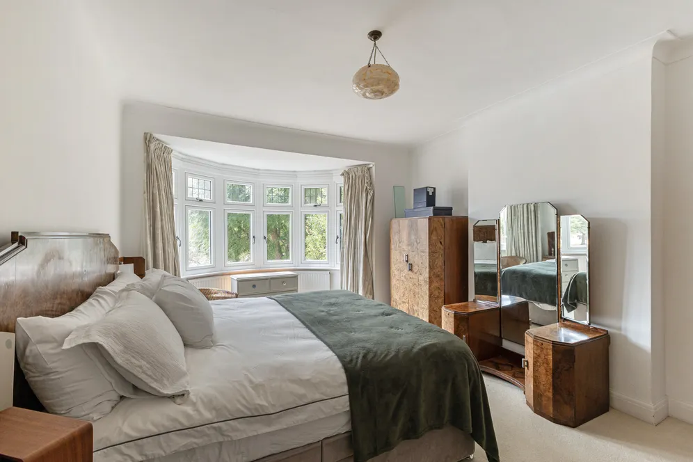 Wellesley Crescent, Twickenham, TW2 photo 7