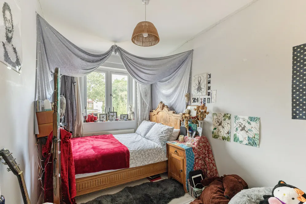 Wellesley Crescent, Twickenham, TW2 photo 9