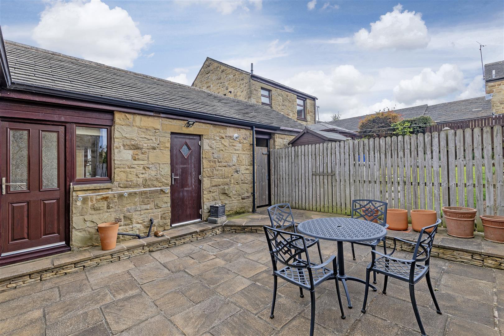 Lomas Close, Stannington, Sheffield Image 3