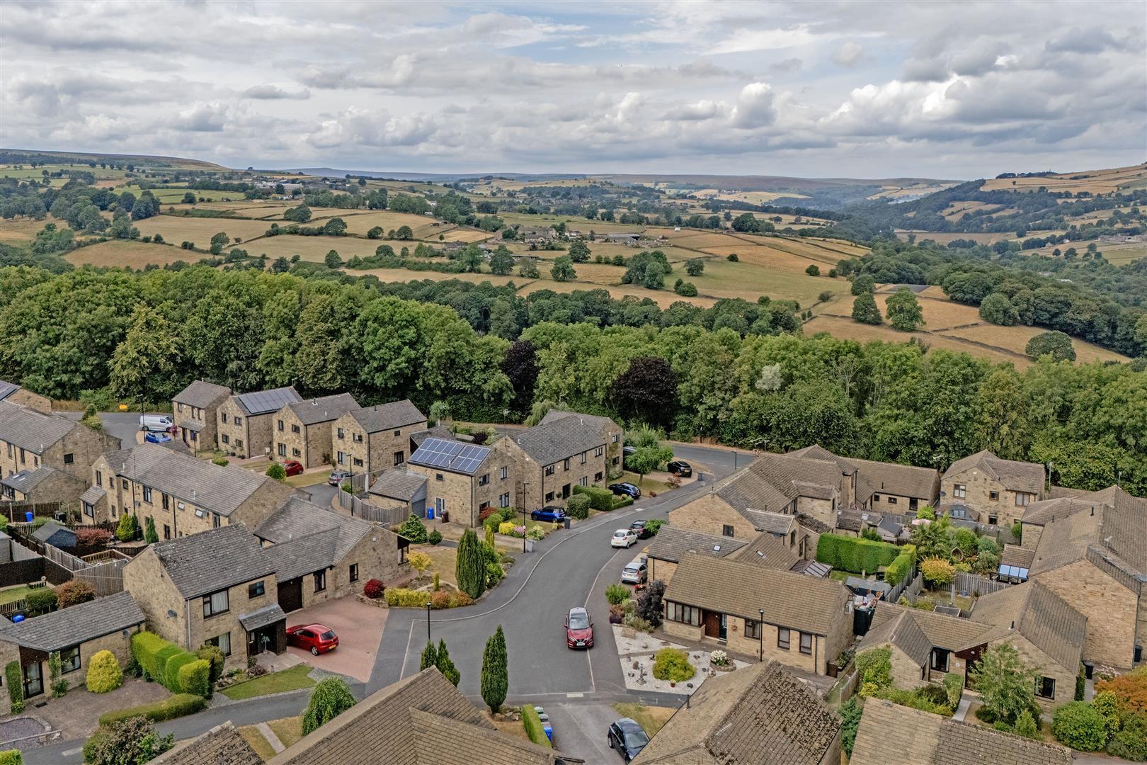 Lomas Close, Stannington, Sheffield Image 4