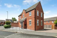 Guardians Close, Tipton