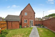 Guardians Close, Tipton