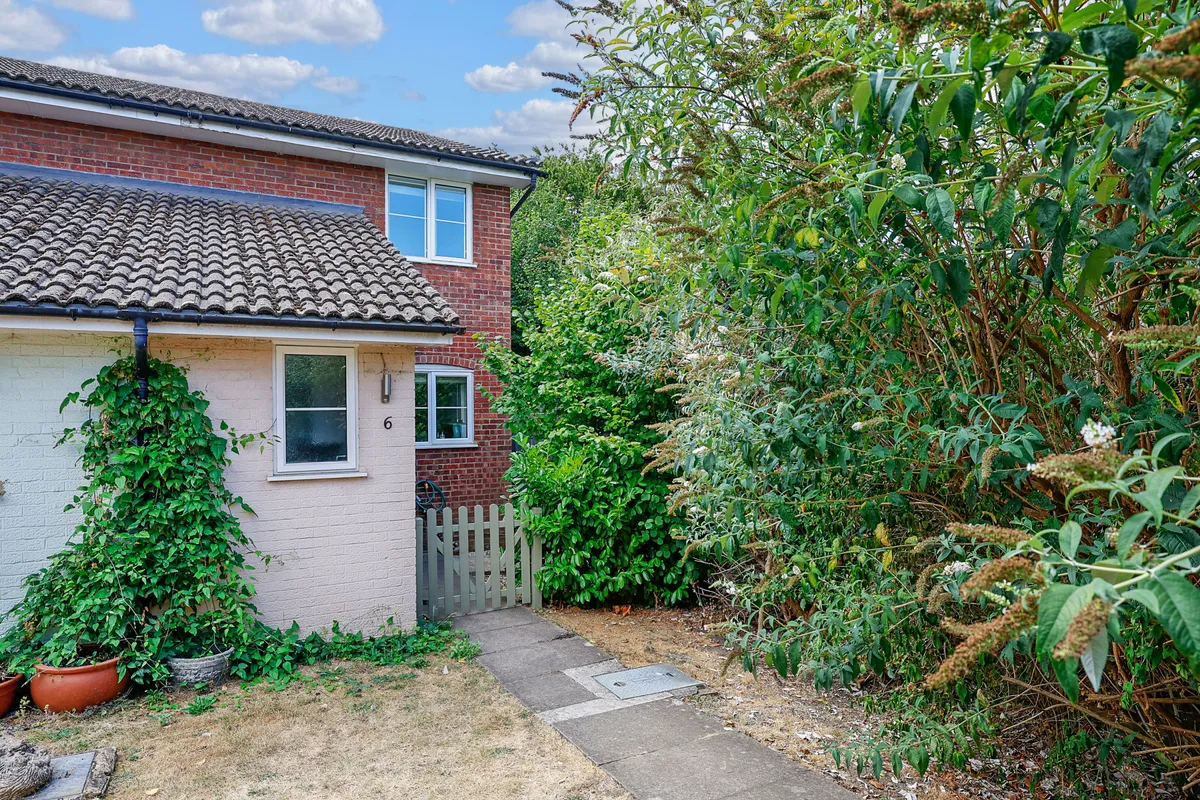 Owen Place, Leatherhead, Surrey, KT22
