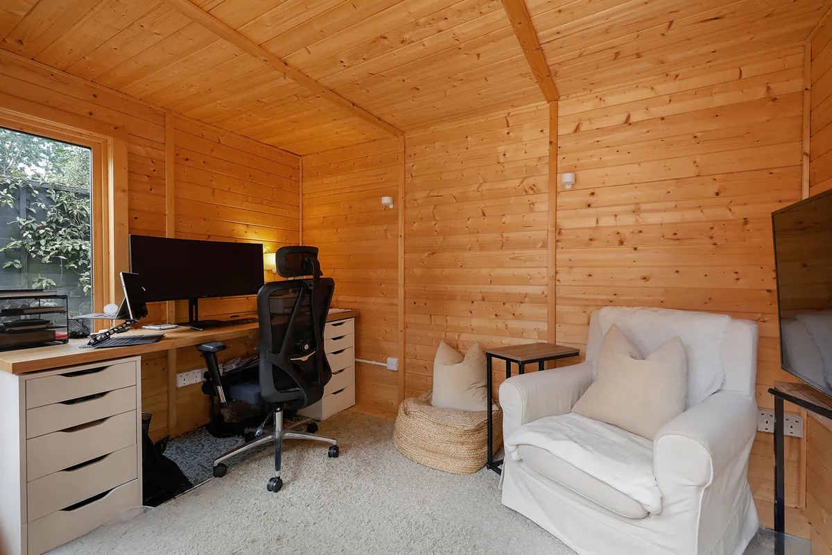 Owen Place, Leatherhead, Surrey, KT22