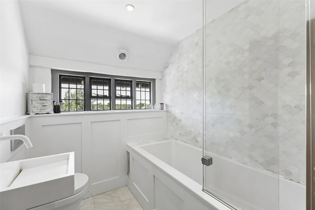 Carpenters Farmhouse, Sherfield On Loddon, RG27