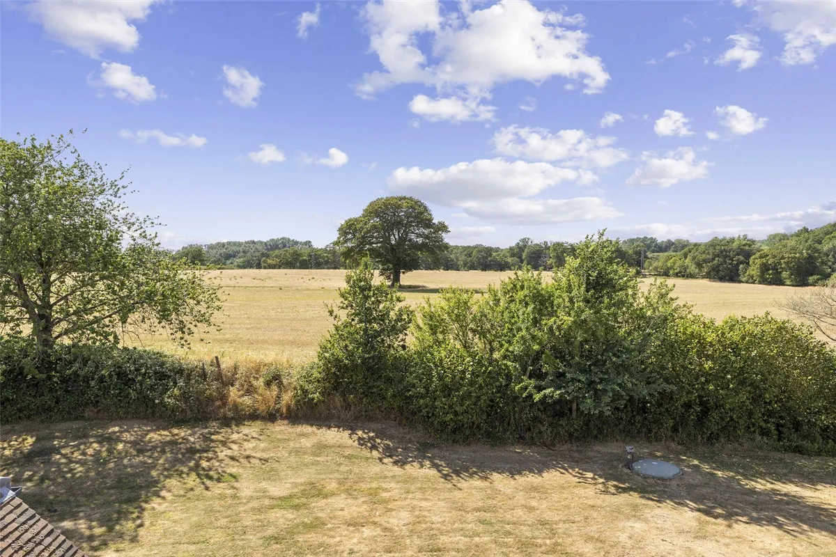 Carpenters Farmhouse, Sherfield On Loddon, RG27