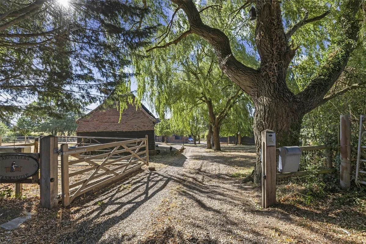 Carpenters Farmhouse, Sherfield On Loddon, RG27