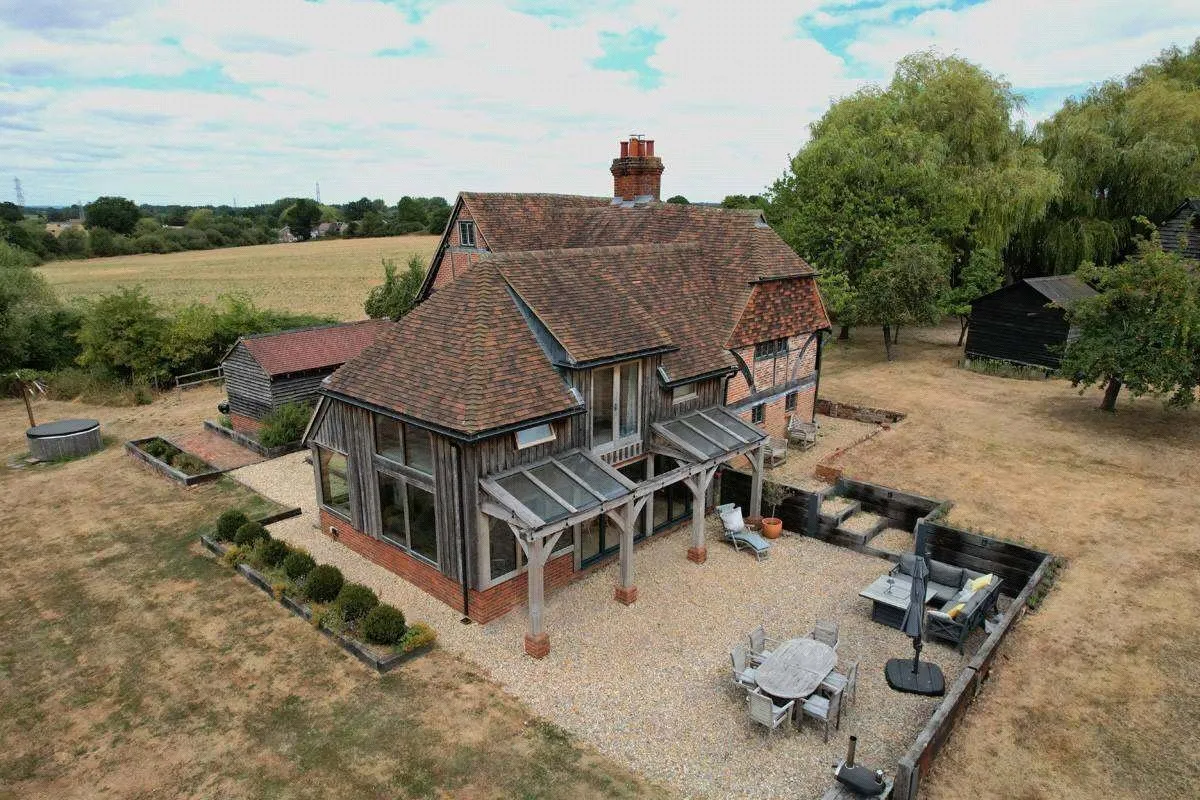 Carpenters Farmhouse, Sherfield On Loddon, RG27