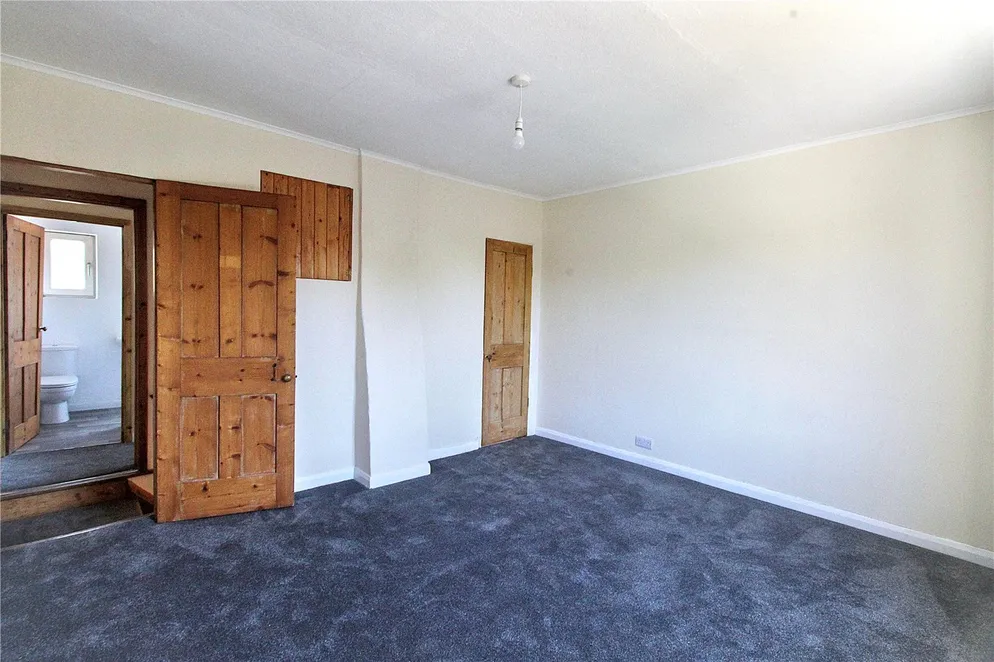 Property carousel item 5