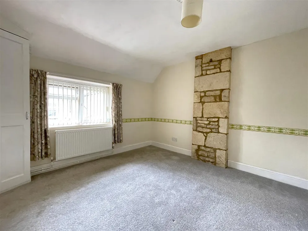 Property carousel item 5