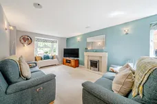 Newbery Close, Caterham, CR3 photo 3