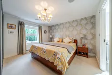 Newbery Close, Caterham, CR3 photo 6