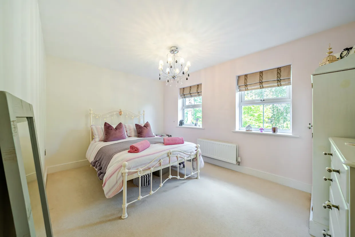 Newbery Close, Caterham, CR3 photo 7