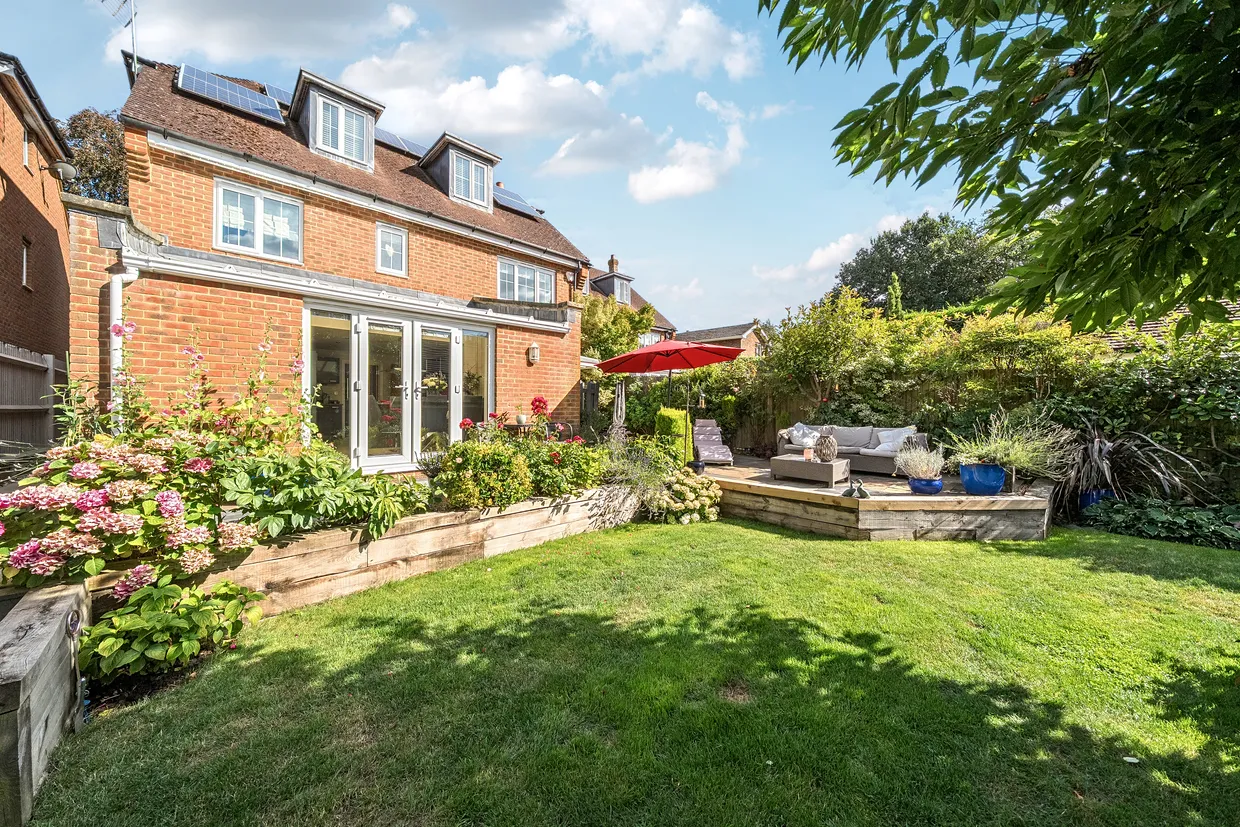 Newbery Close, Caterham, CR3 photo 8