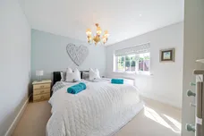 Newbery Close, Caterham, CR3 photo 11