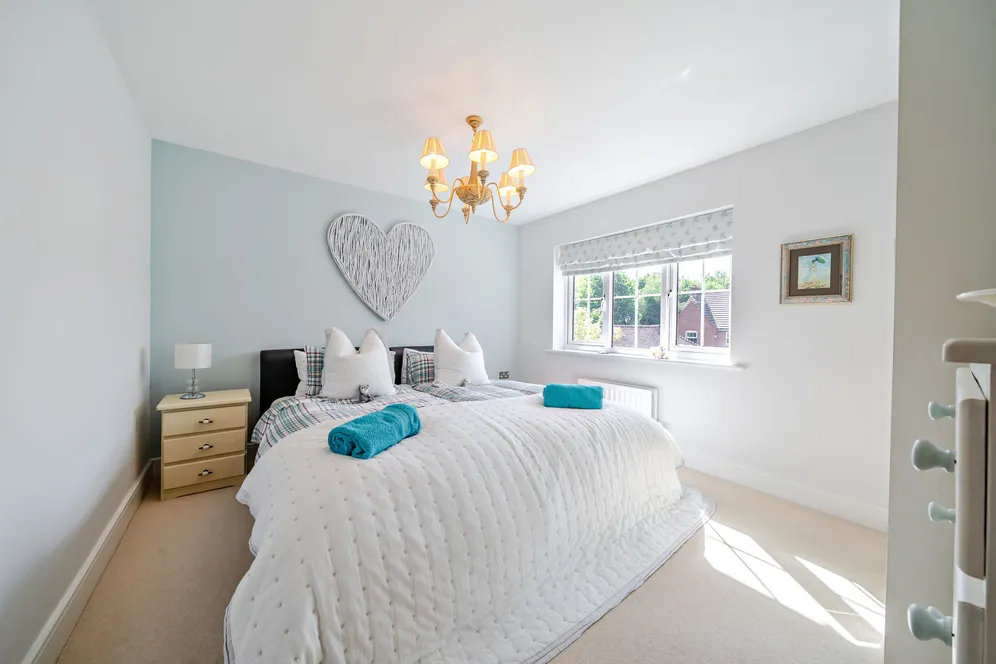Newbery Close, Caterham, CR3 photo 11