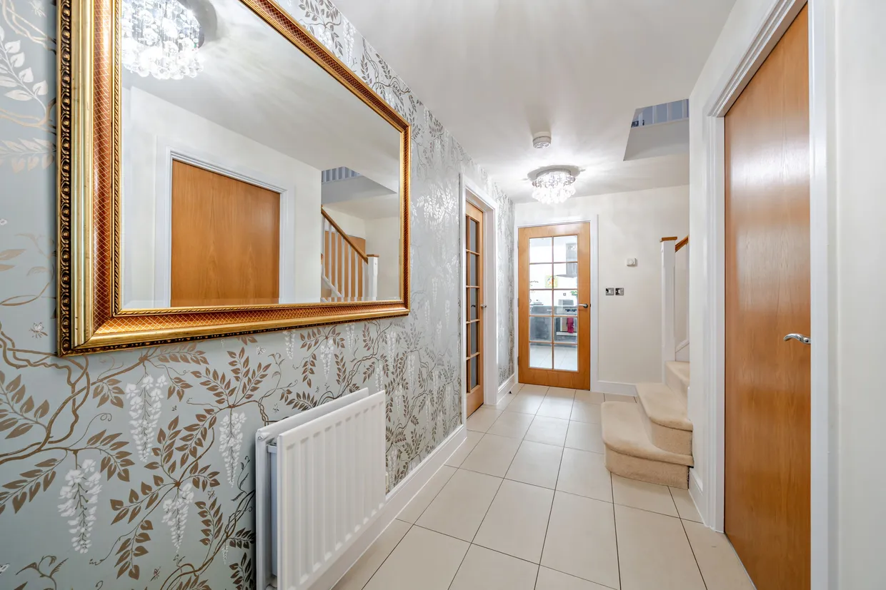 Newbery Close, Caterham, CR3 photo 13