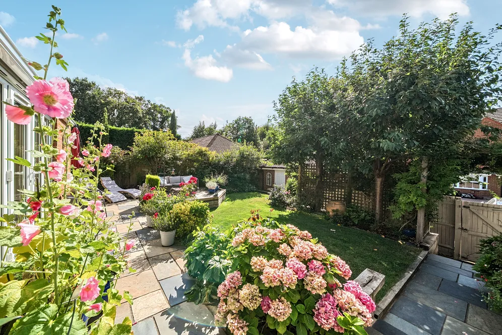 Newbery Close, Caterham, CR3 photo 9