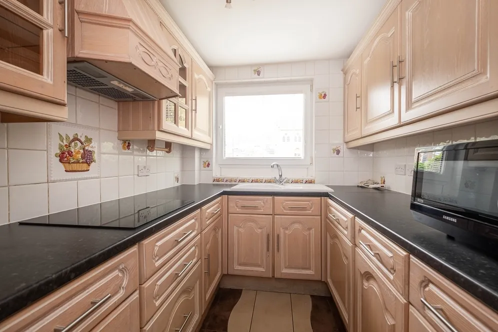 Ewell Road Surbiton KT6 photo 3