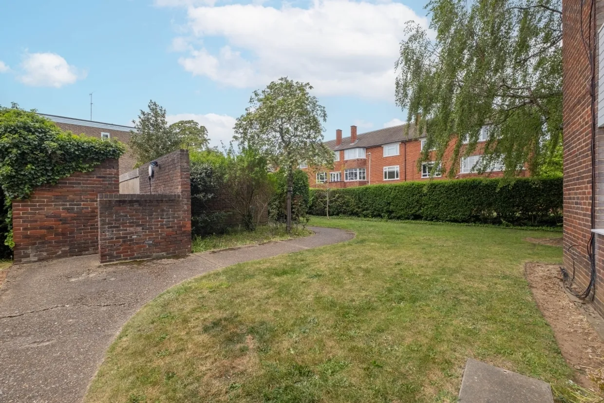 Ewell Road Surbiton KT6 photo 7