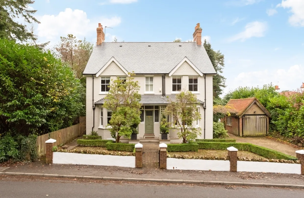 Tilford Road Hindhead GU26 photo 1