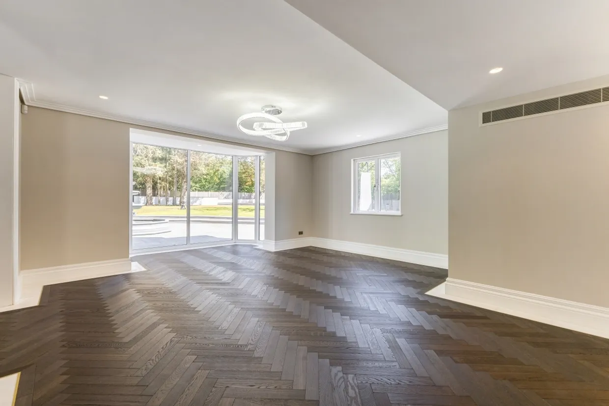 Clamp Hill Stanmore HA7 photo 4