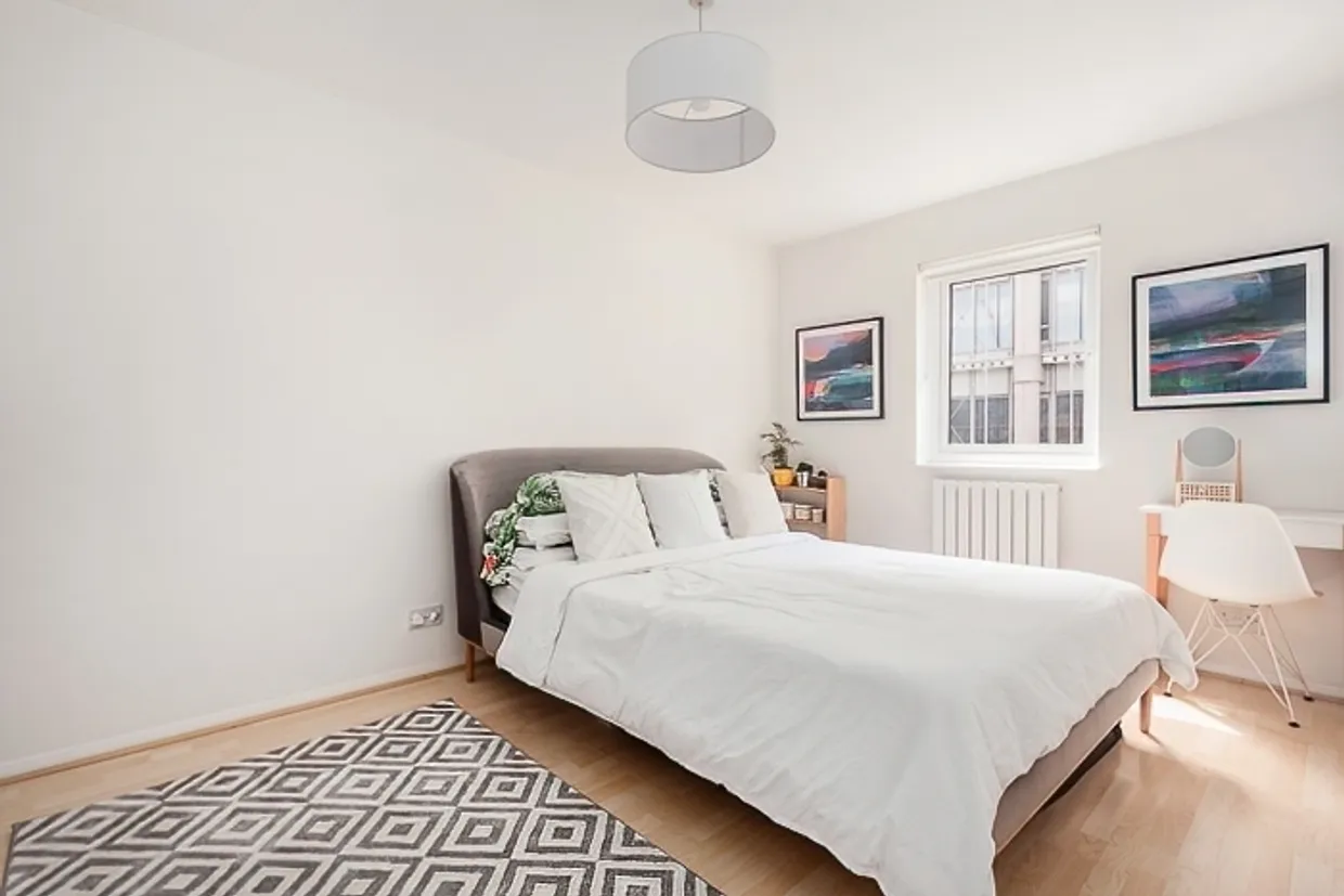 Cartwright Street London E1 photo 8