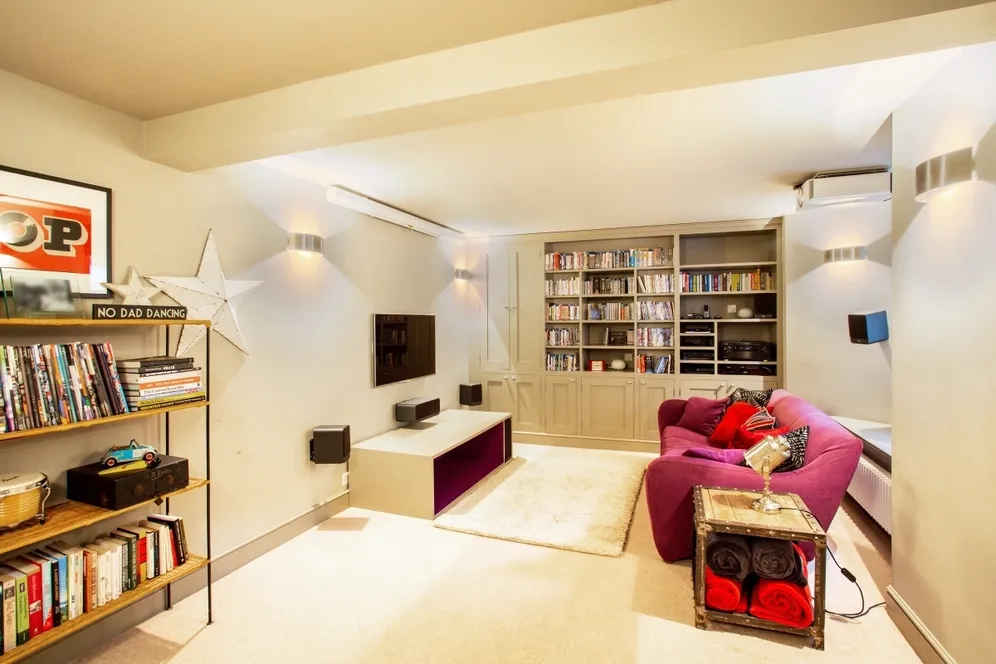 Tilford Road Hindhead GU26 photo 7