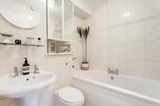 Cartwright Street London E1 photo 11