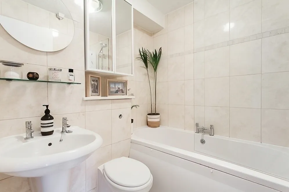 Cartwright Street London E1 photo 11