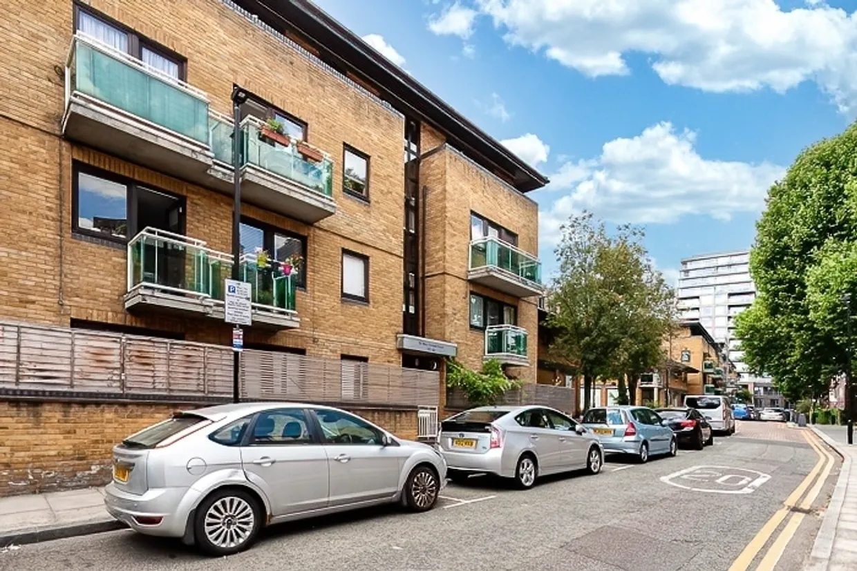 Cartwright Street London E1 photo 16