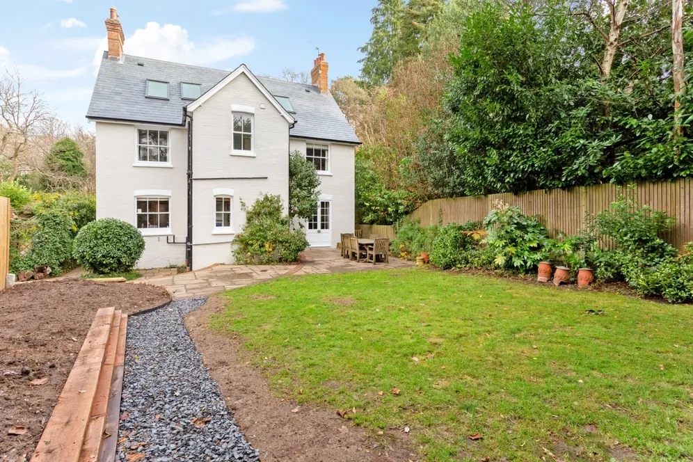 Tilford Road Hindhead GU26 photo 12