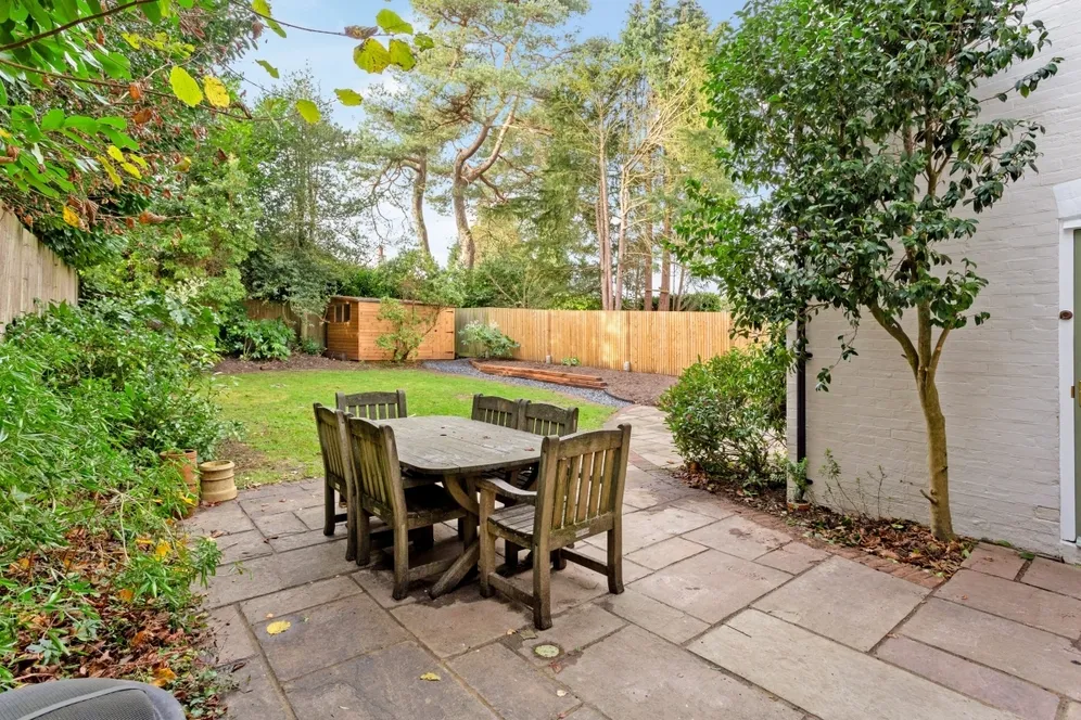 Tilford Road Hindhead GU26 photo 13