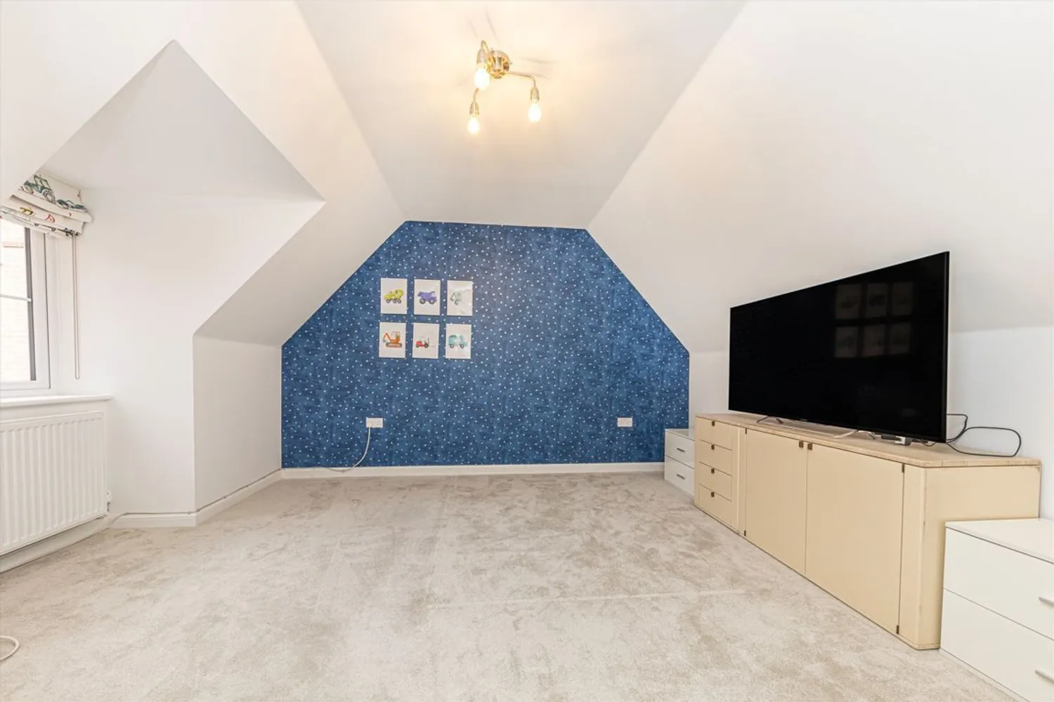 Bell Farm Way, Walton-On-Thames, KT12 photo 5