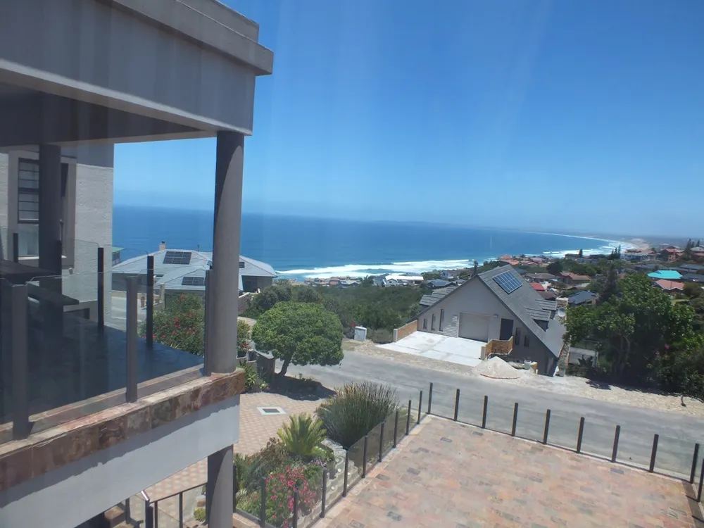 South Africa, Western Cape, Dana Bay, P. Mellifera Street, 21