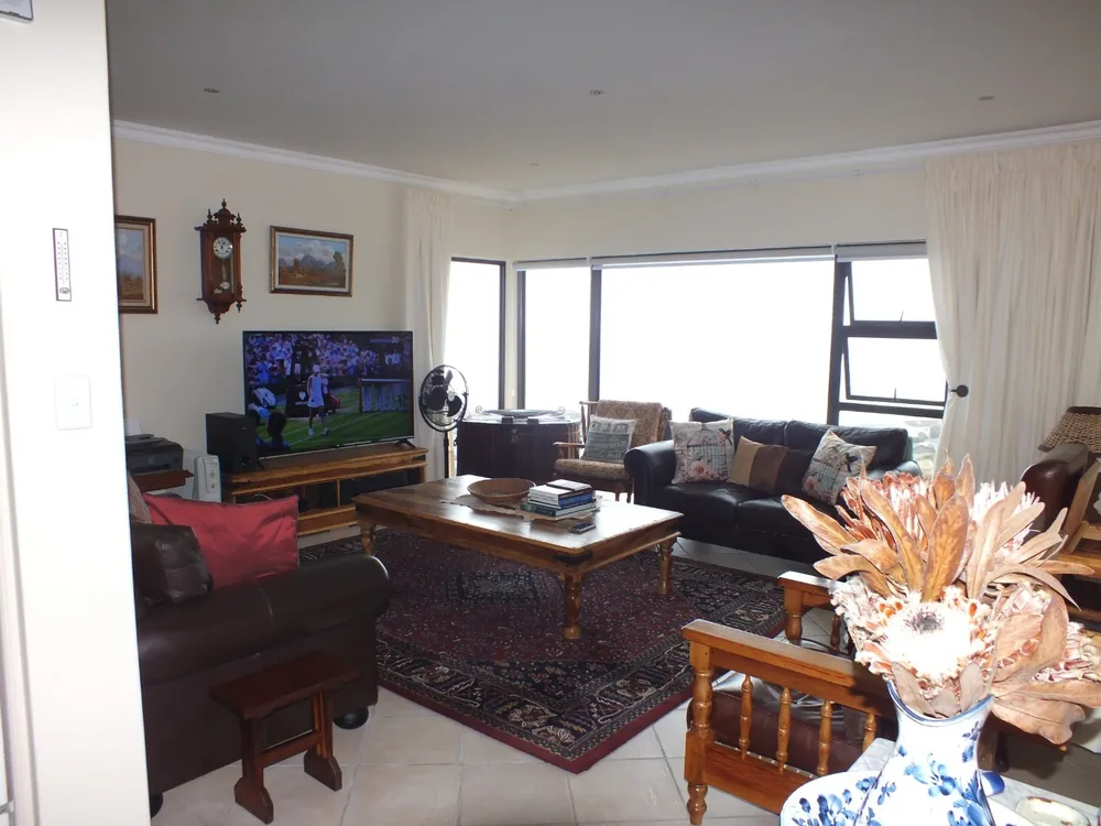 South Africa, Western Cape, Dana Bay, P. Mellifera Street, 21
